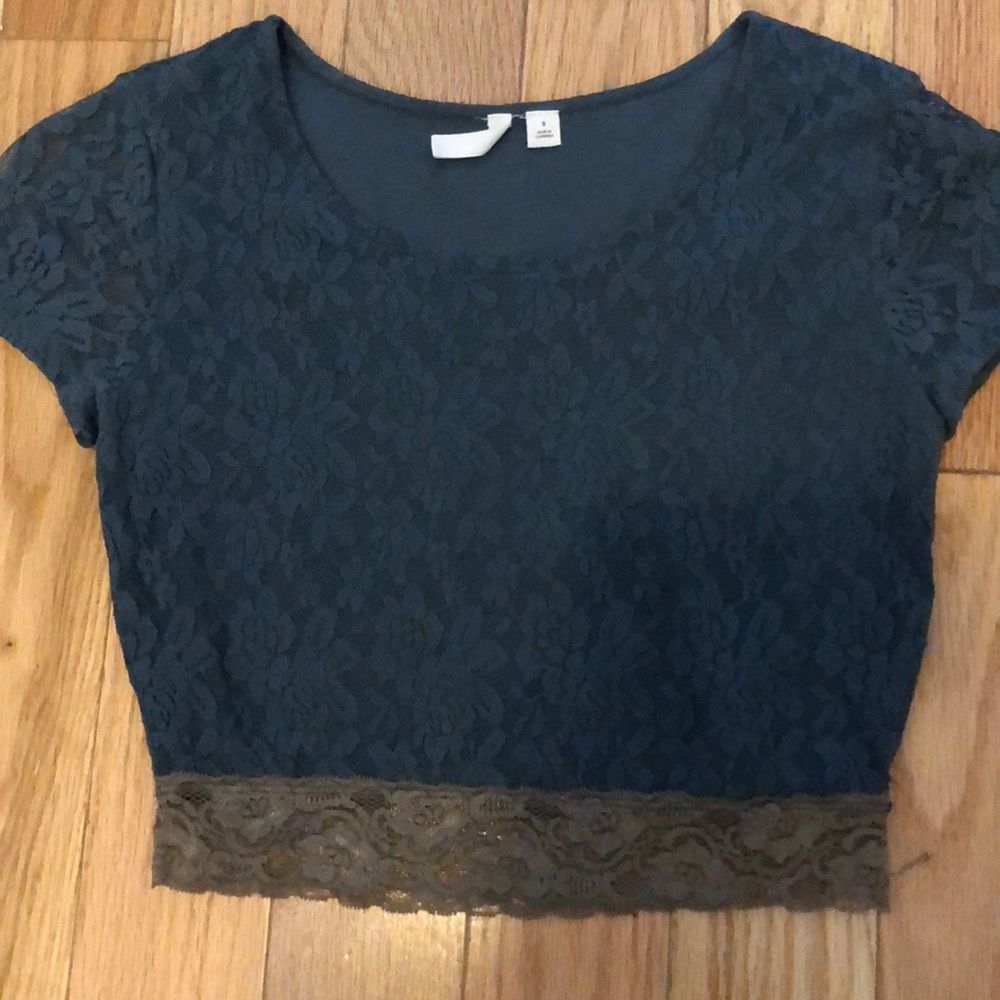 Lace crop top - Picture 2 of 2